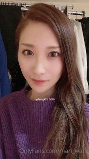 乳房增大躲在卧室莫奈子